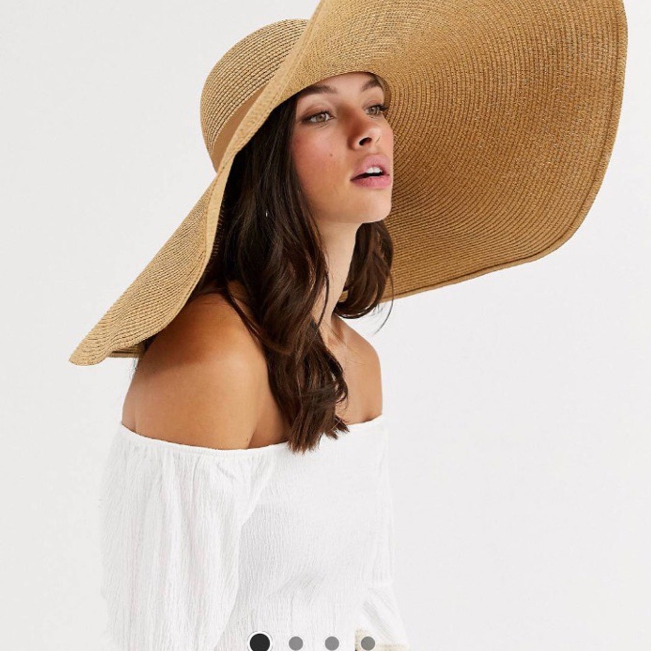 Соломенные шляпы с полями